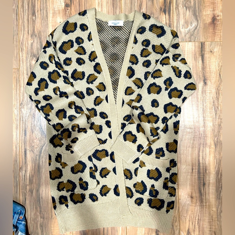 Carly Jean Leopard print cardigan size s/m
